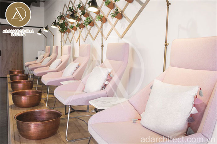 Không gian nội thất tiệm nail vô cùng ngọt ngào theo tông hồng pastel