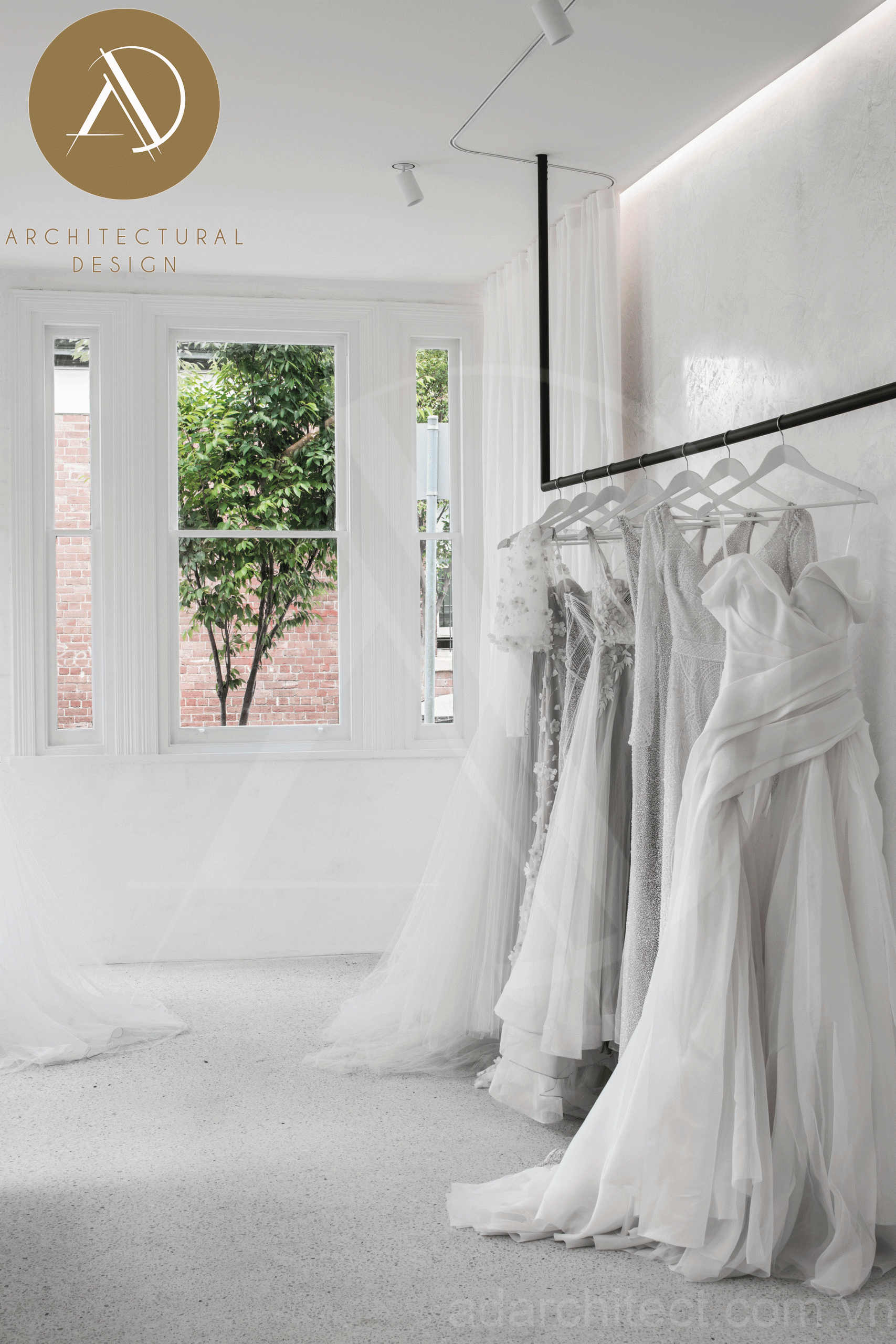 thiết kế tiệm áo cưới đẹp: cửa sổ đẹp màu trắng tinh tế cho không gian thêm trang nhã