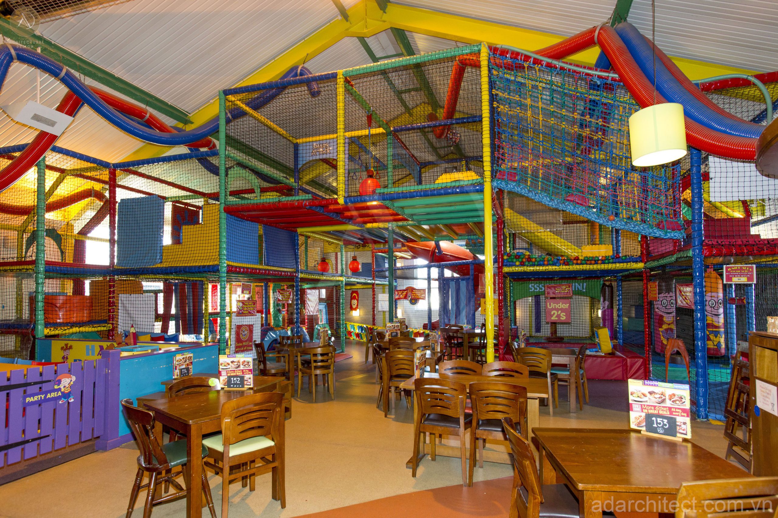 mô hình khu vui chơi trẻ em kết hợp quán cafe, quán ăn nhẹ 