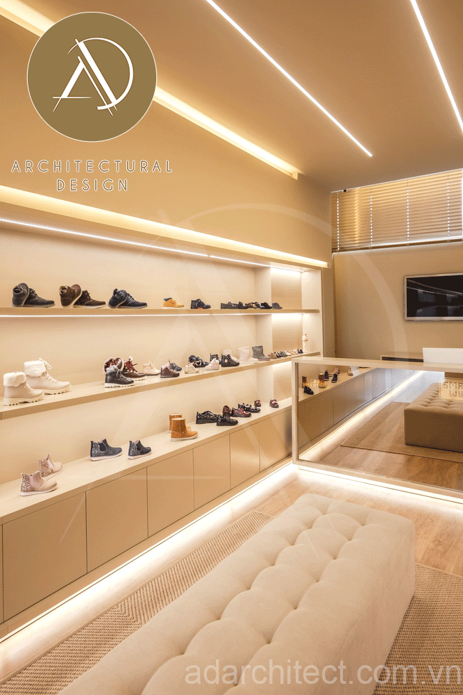 Mẫu thiết kế shop giày sneaker: Gương được bố trí để làm tăng không gian cho tiệm giày nhỏ 
